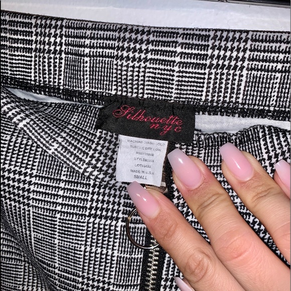 Plaid mini skirt - Picture 2 of 3